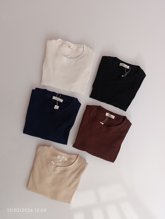 تیشرت یقه گردزنانه